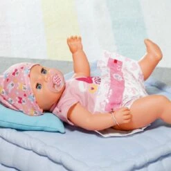 Baby Born Dukke 43 Cm - Magisk Jente 14 Baby Born Dukke 43 Cm - Magisk Jente -EXTRA-LEKER Butikk 117093 3 247492 h62090134