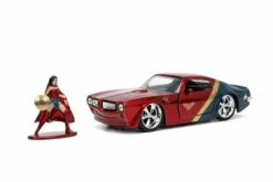 DC Comics Hollywood Rides 1:32 - Wonder Woman Med 1972 Pontiac Firebird -EXTRA-LEKER Butikk 253253009 w 2 259748 h62090134