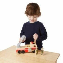 Melissa & Doug - Brannbil I Tre Med 3 Figurer 11 Melissa & Doug - Brannbil I Tre Med 3 Figurer -EXTRA-LEKER Butikk 62485 13 180461 h26715501