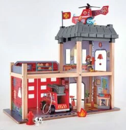 Hape - Brannstasjon I Tre -EXTRA-LEKER Butikk 84799 5 202027 h977b5791
